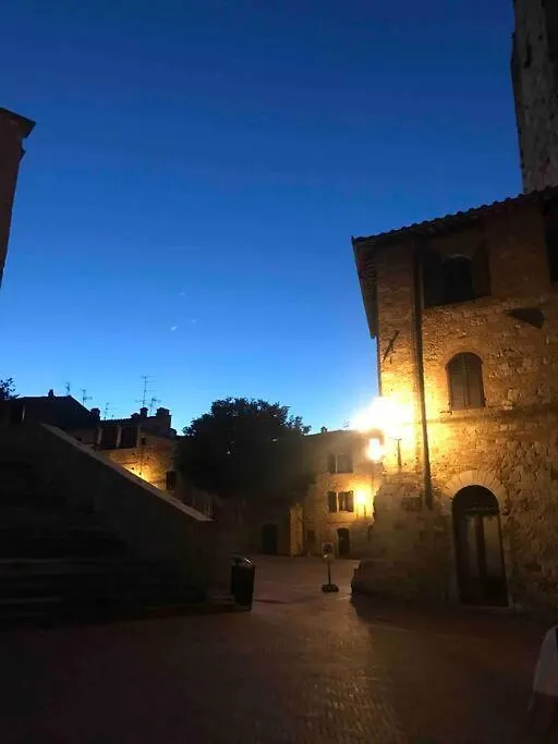Tusci Loft, A Gem In The City San Gimignano Apartment