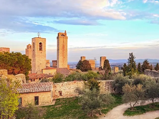 Tusci Loft, A Gem In The City San Gimignano Apartment